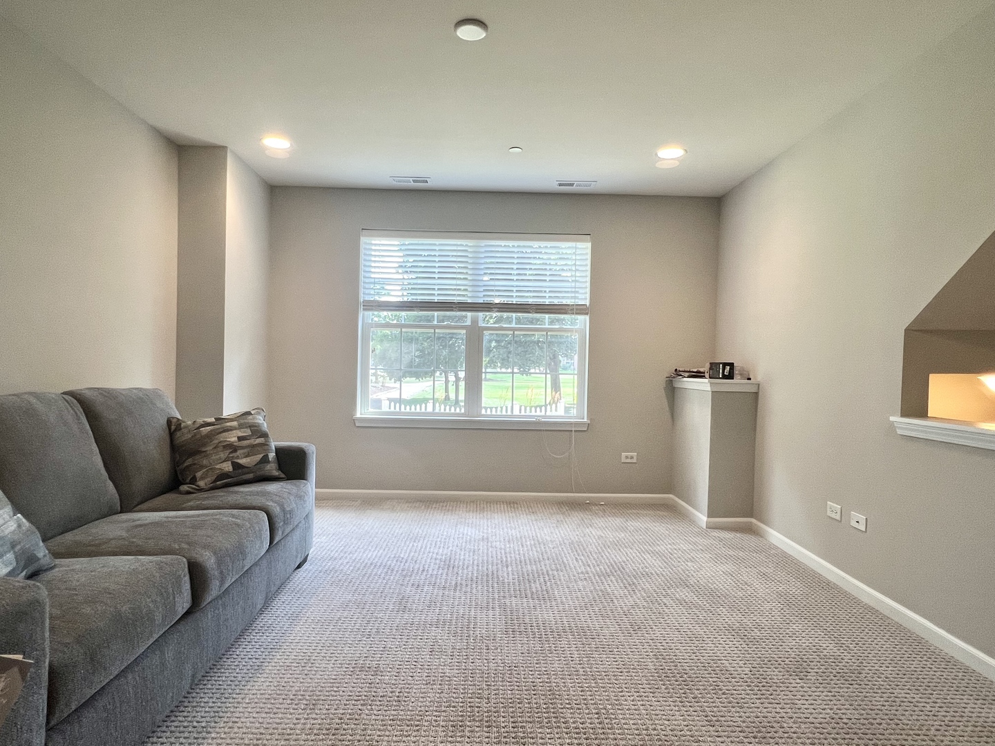 4182 Royal Mews Circle, Naperville, IL 60564