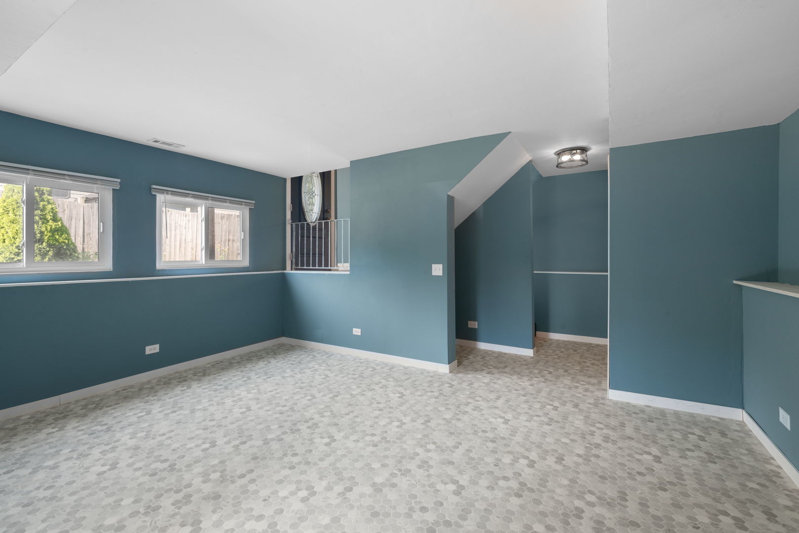 2S464 Cottonwood Court, Warrenville, IL 60555