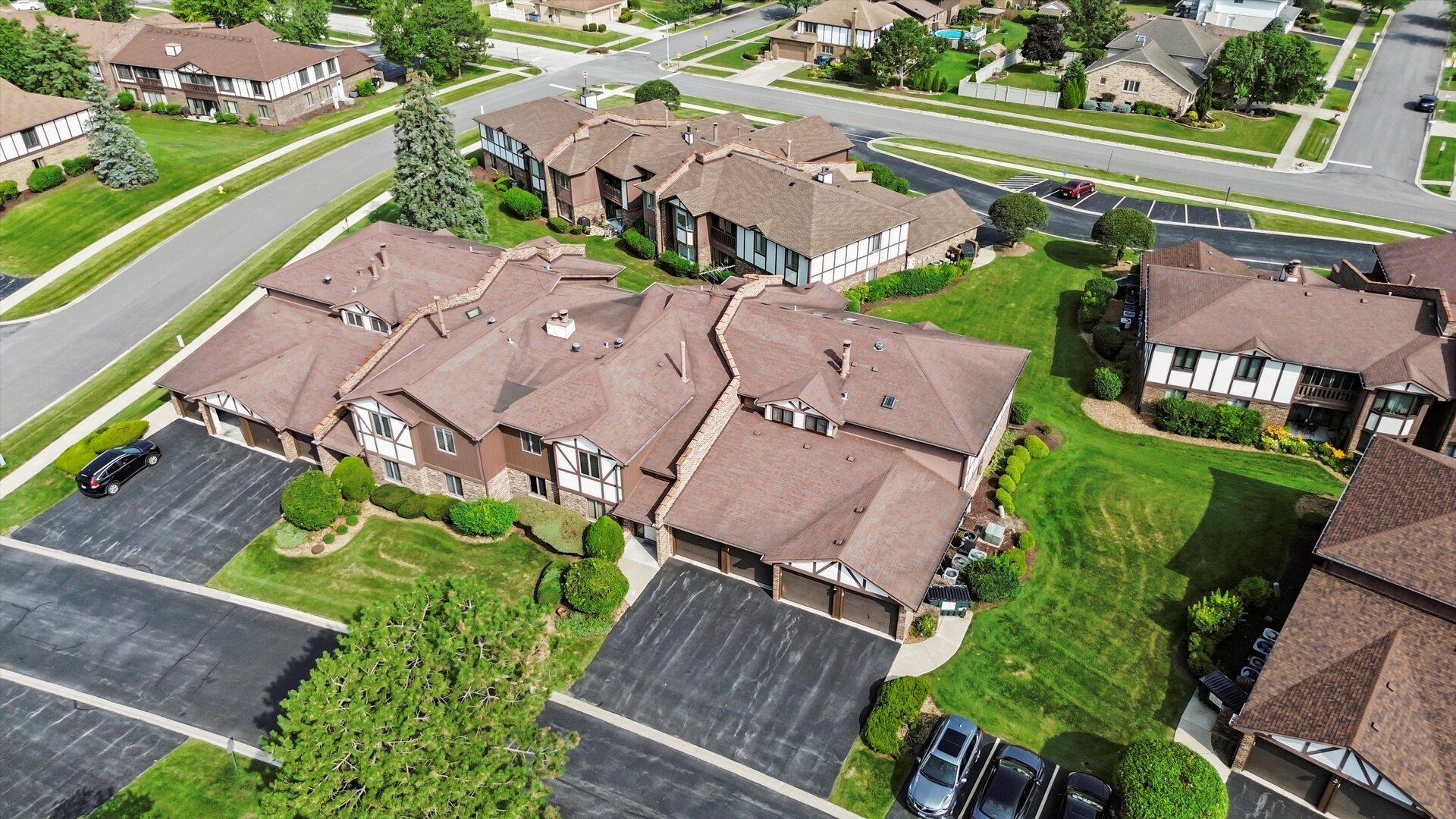 9752 Mill Drive #1E, Palos Park, IL 60464