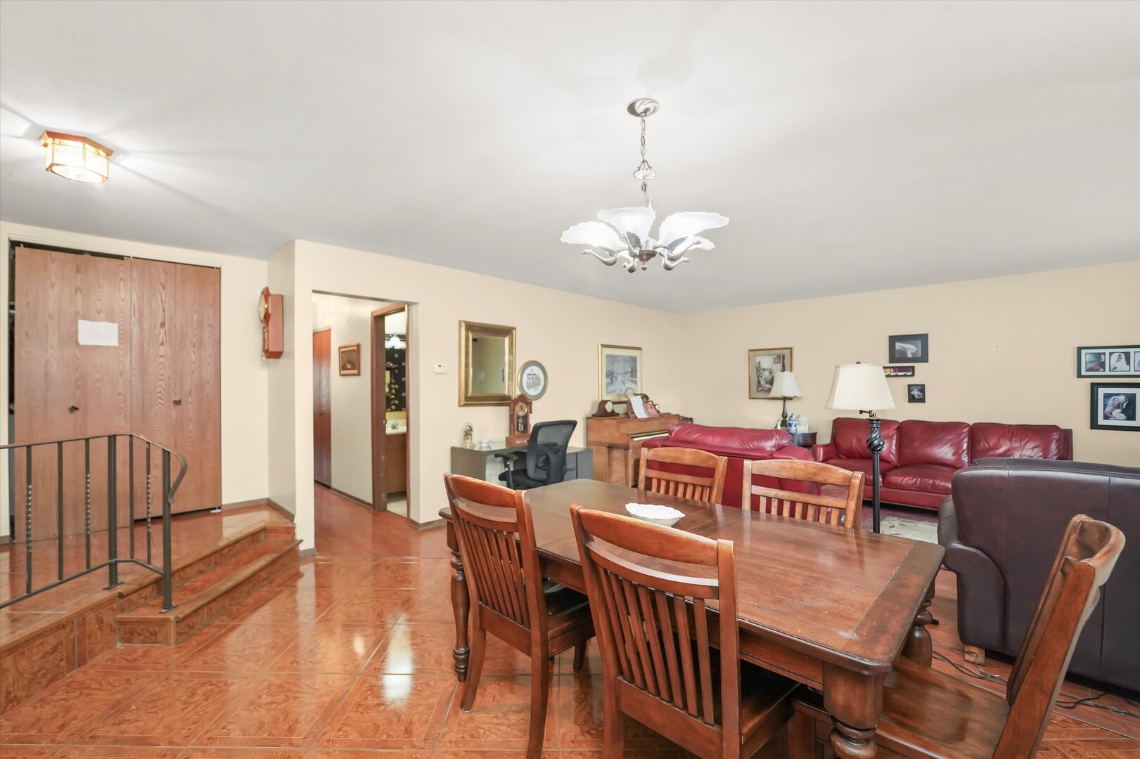 9752 Mill Drive #1E, Palos Park, IL 60464