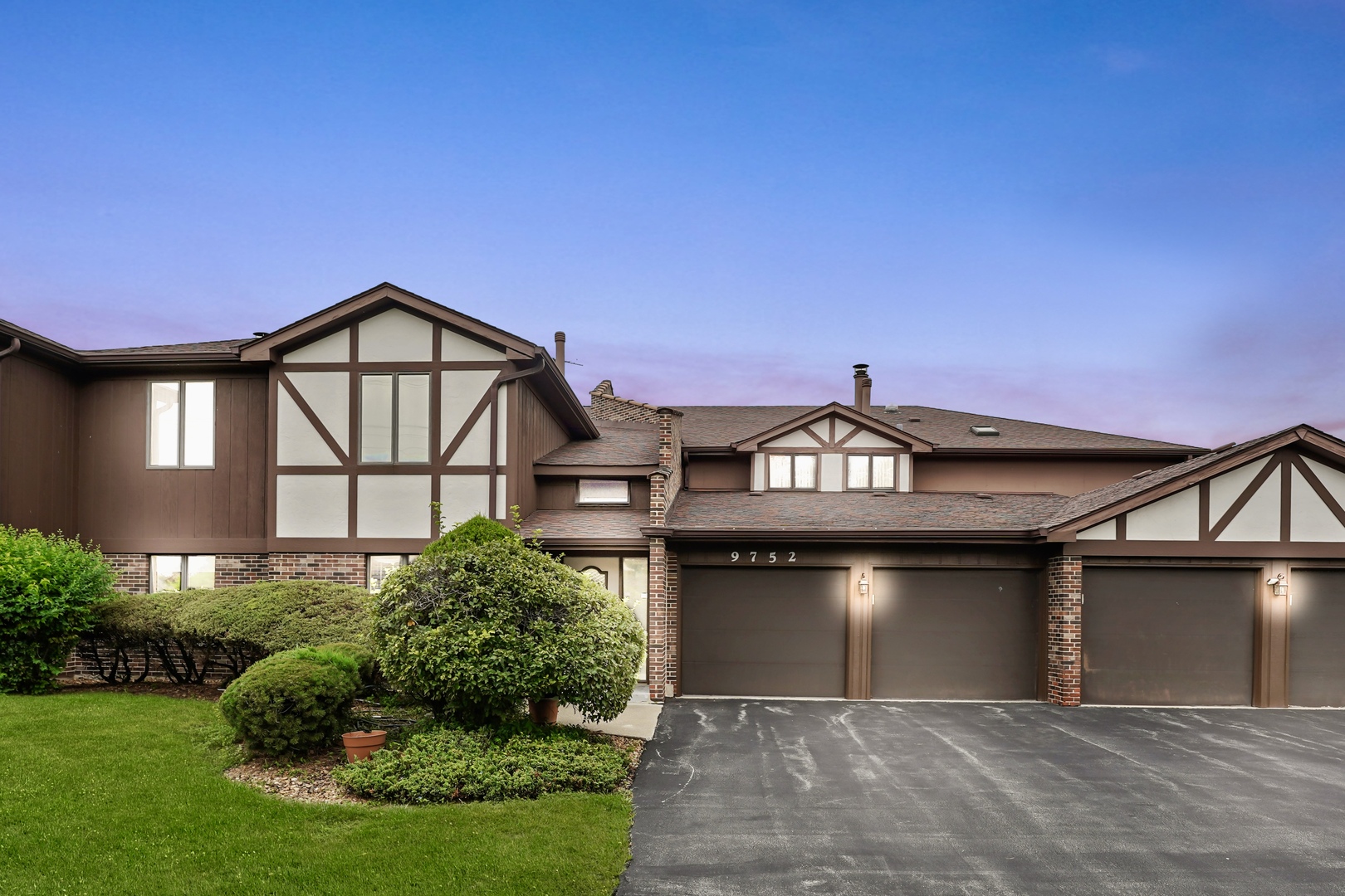 9752 Mill Drive #1E, Palos Park, IL 60464