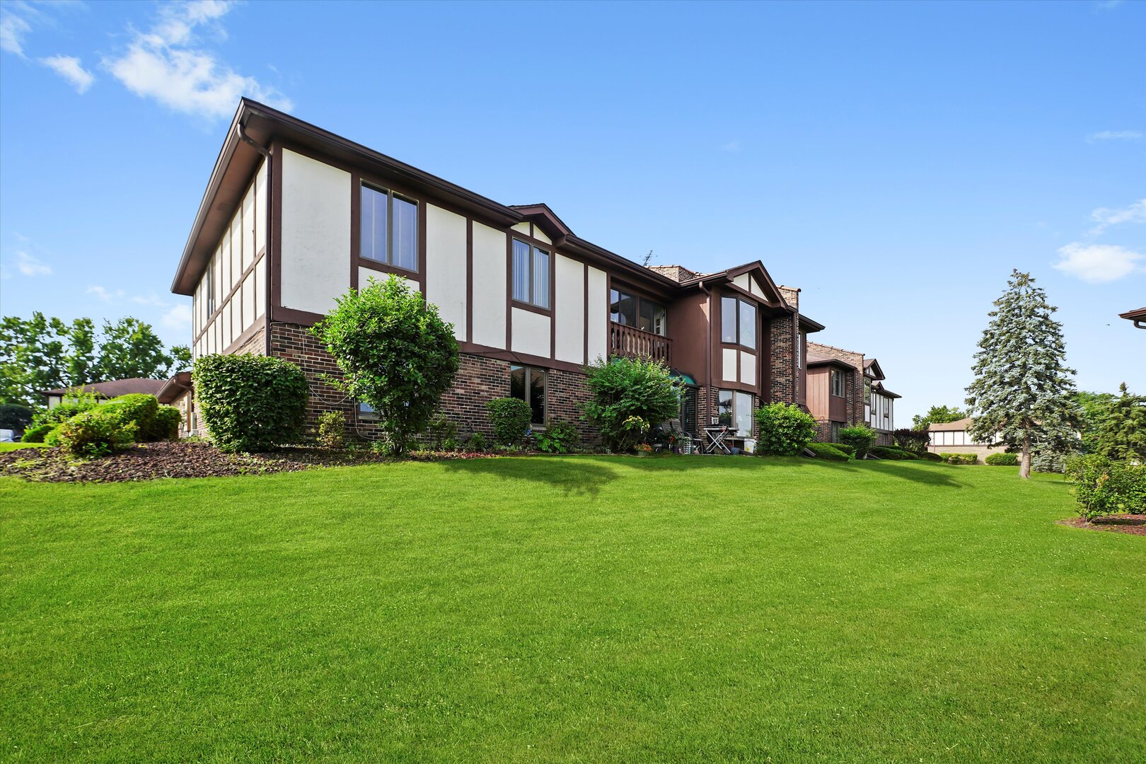 9752 Mill Drive #1E, Palos Park, IL 60464