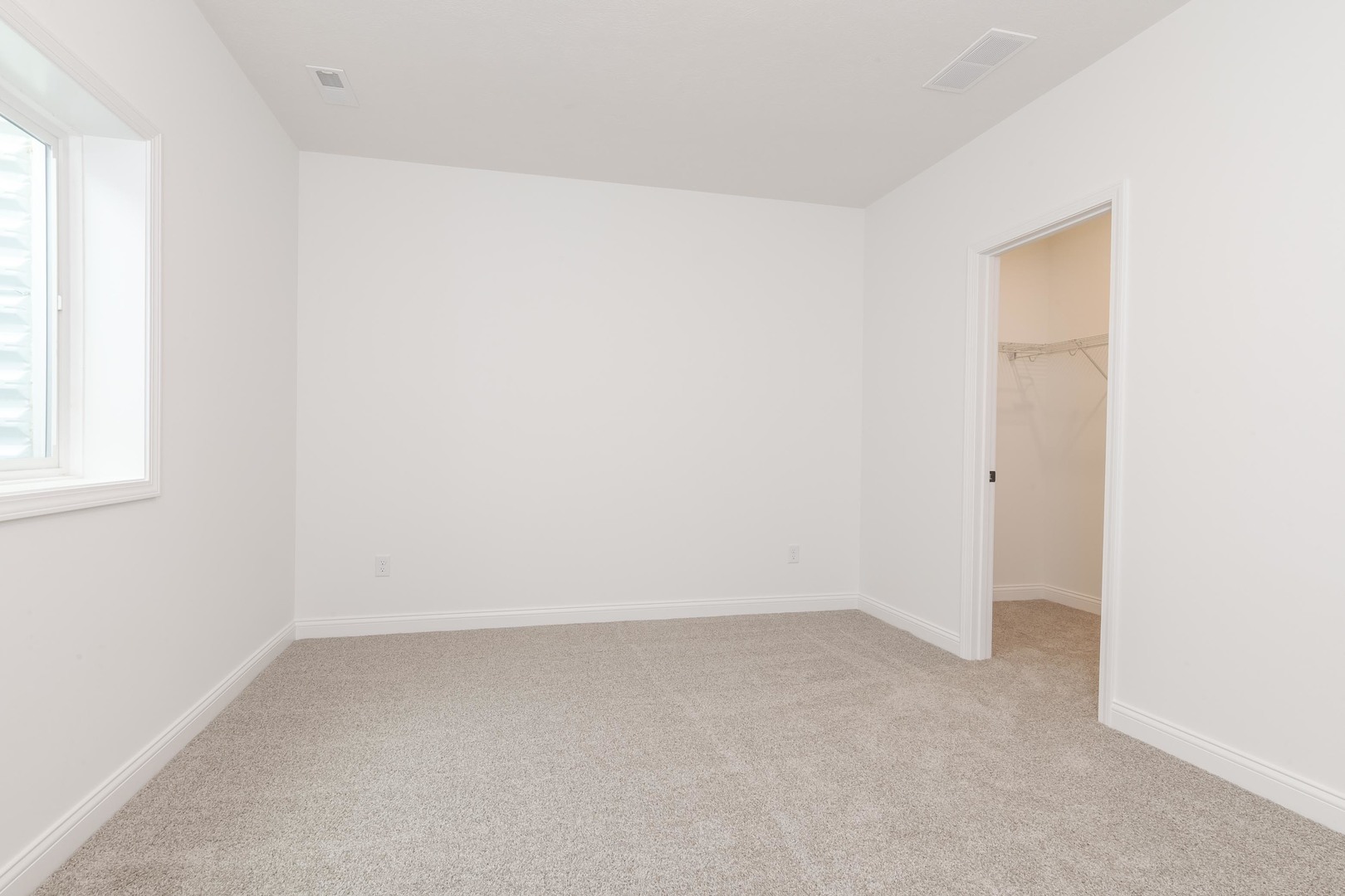 1922 Dunraven Road, Bloomington, IL 61704