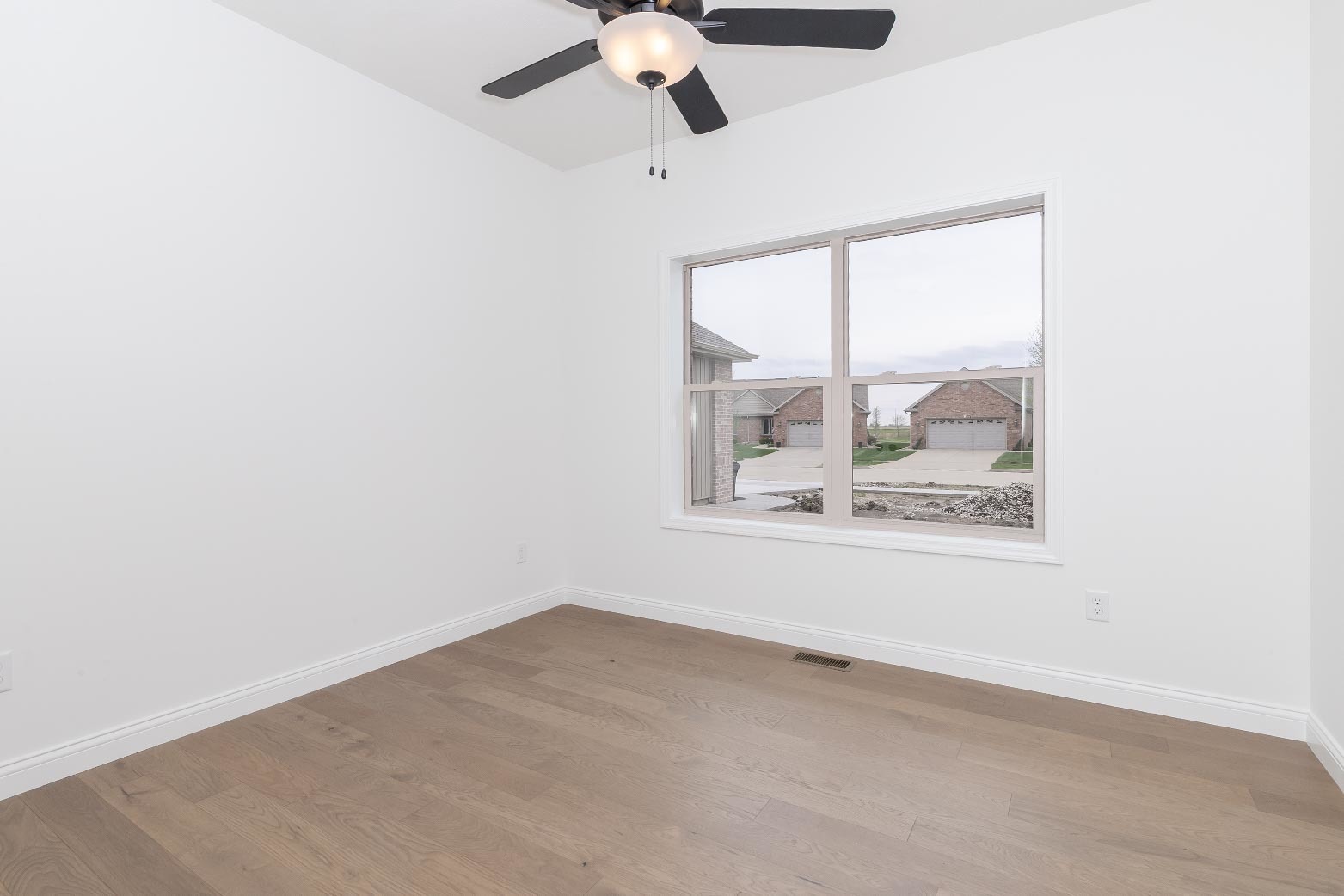 1922 Dunraven Road, Bloomington, IL 61704