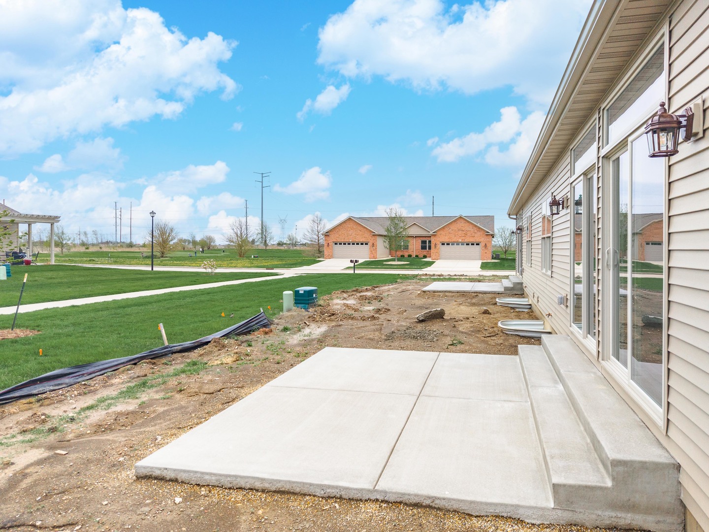 1922 Dunraven Road, Bloomington, IL 61704