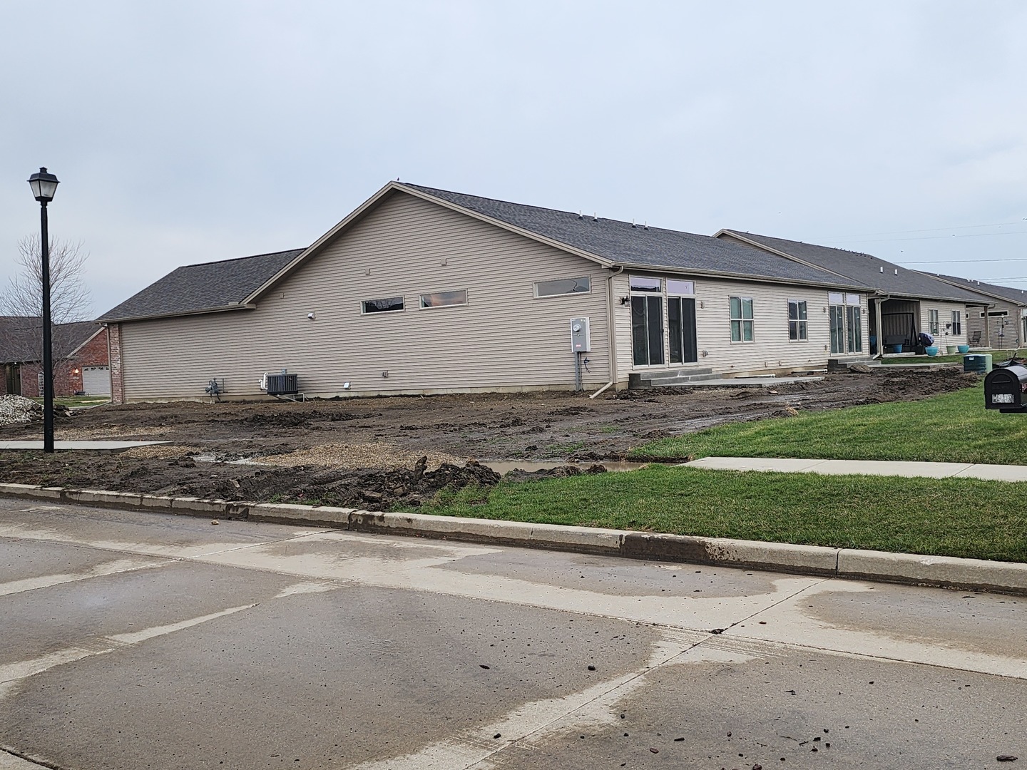 1922 Dunraven Road, Bloomington, IL 61704