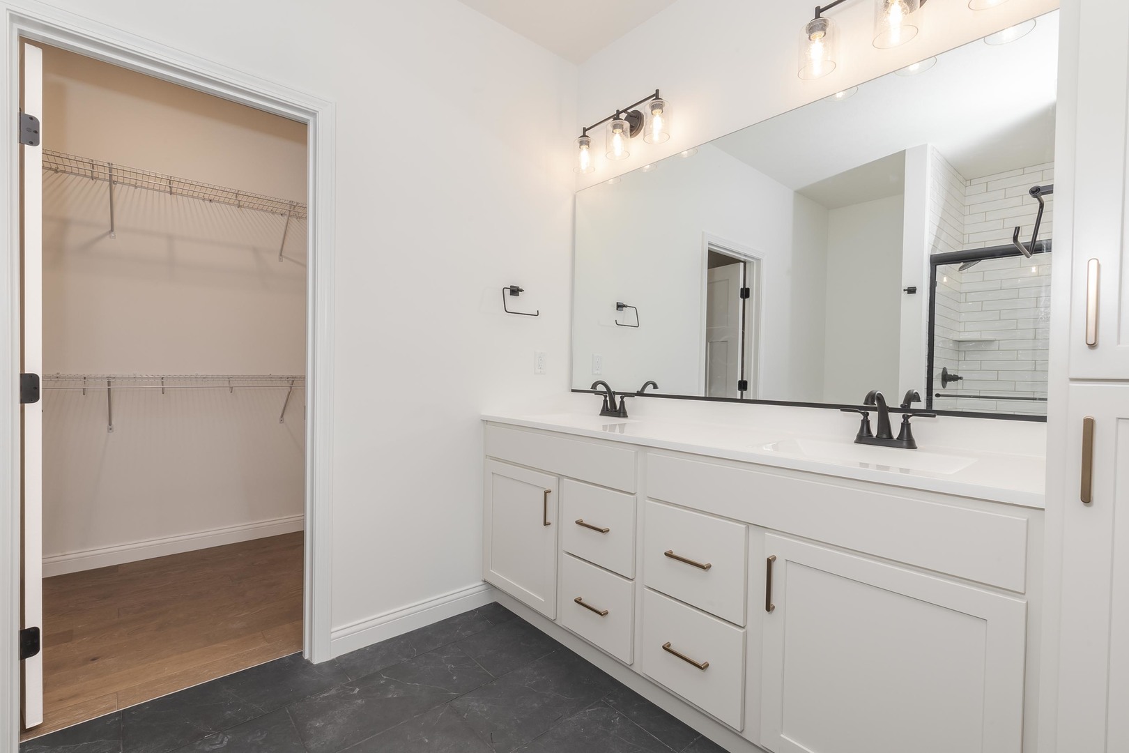 1922 Dunraven Road, Bloomington, IL 61704