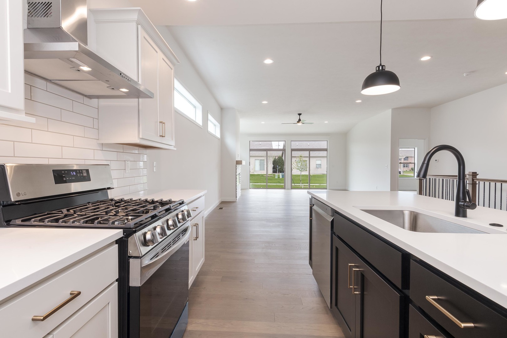 1922 Dunraven Road, Bloomington, IL 61704