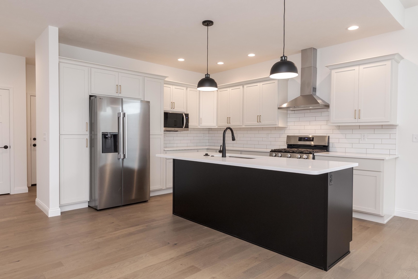 1922 Dunraven Road, Bloomington, IL 61704