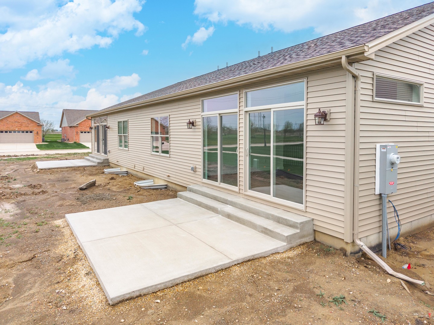 1922 Dunraven Road, Bloomington, IL 61704