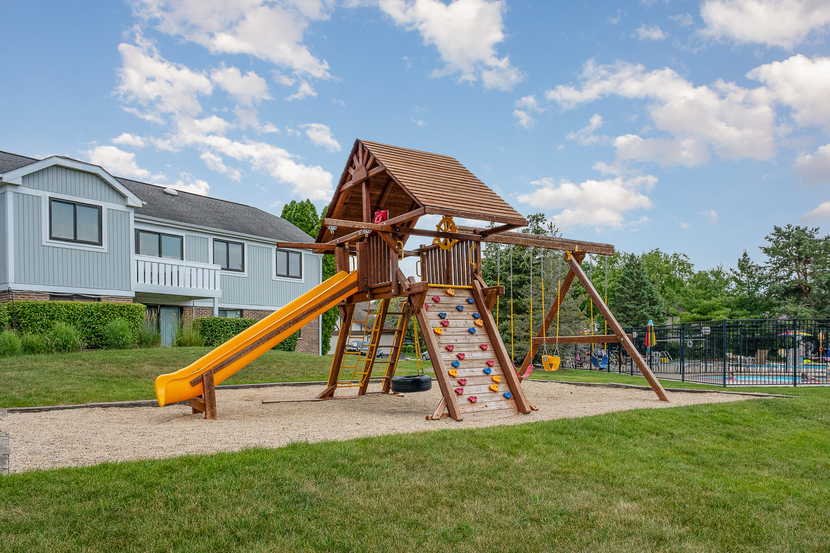321 Woodbury Court #D2, Schaumburg, IL 60193