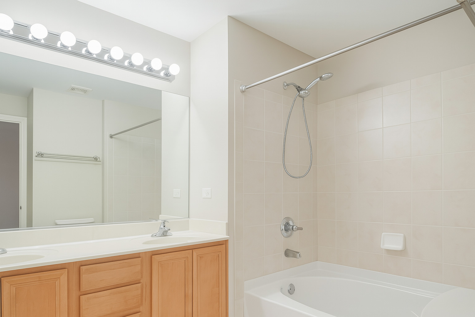 3159 Saganashkee Lane, Naperville, IL 60564