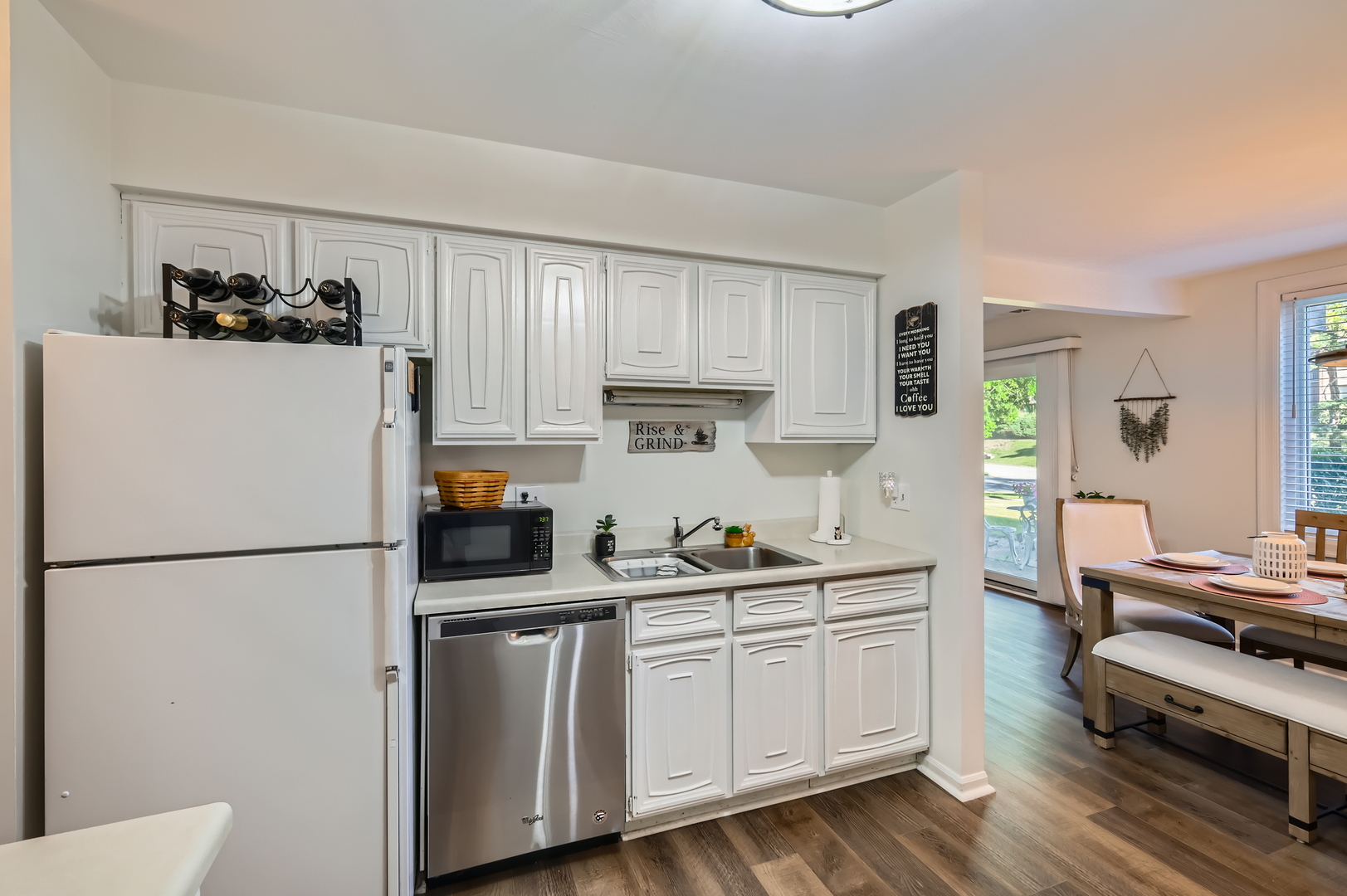 455 Raintree Court #1C, Glen Ellyn, IL 60137