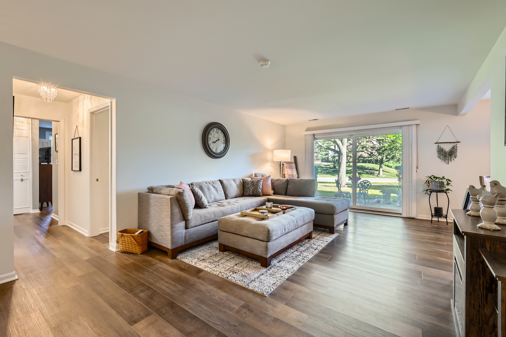 455 Raintree Court #1C, Glen Ellyn, IL 60137
