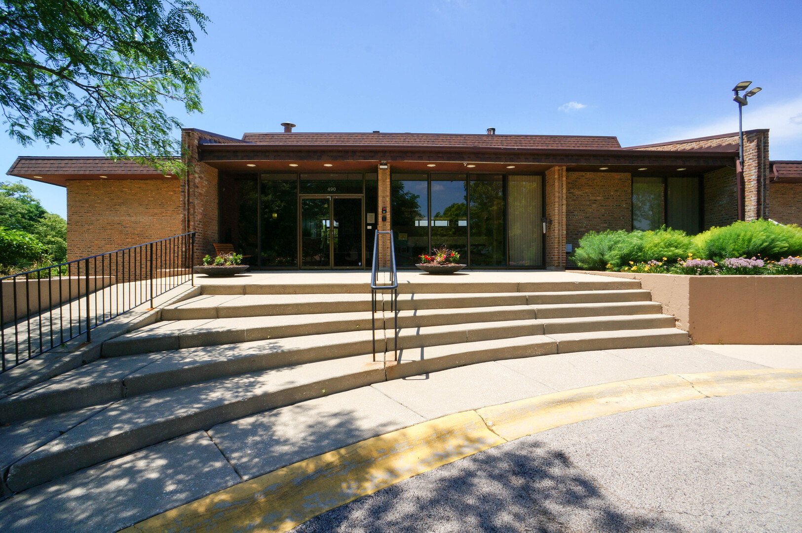 455 Raintree Court #1C, Glen Ellyn, IL 60137