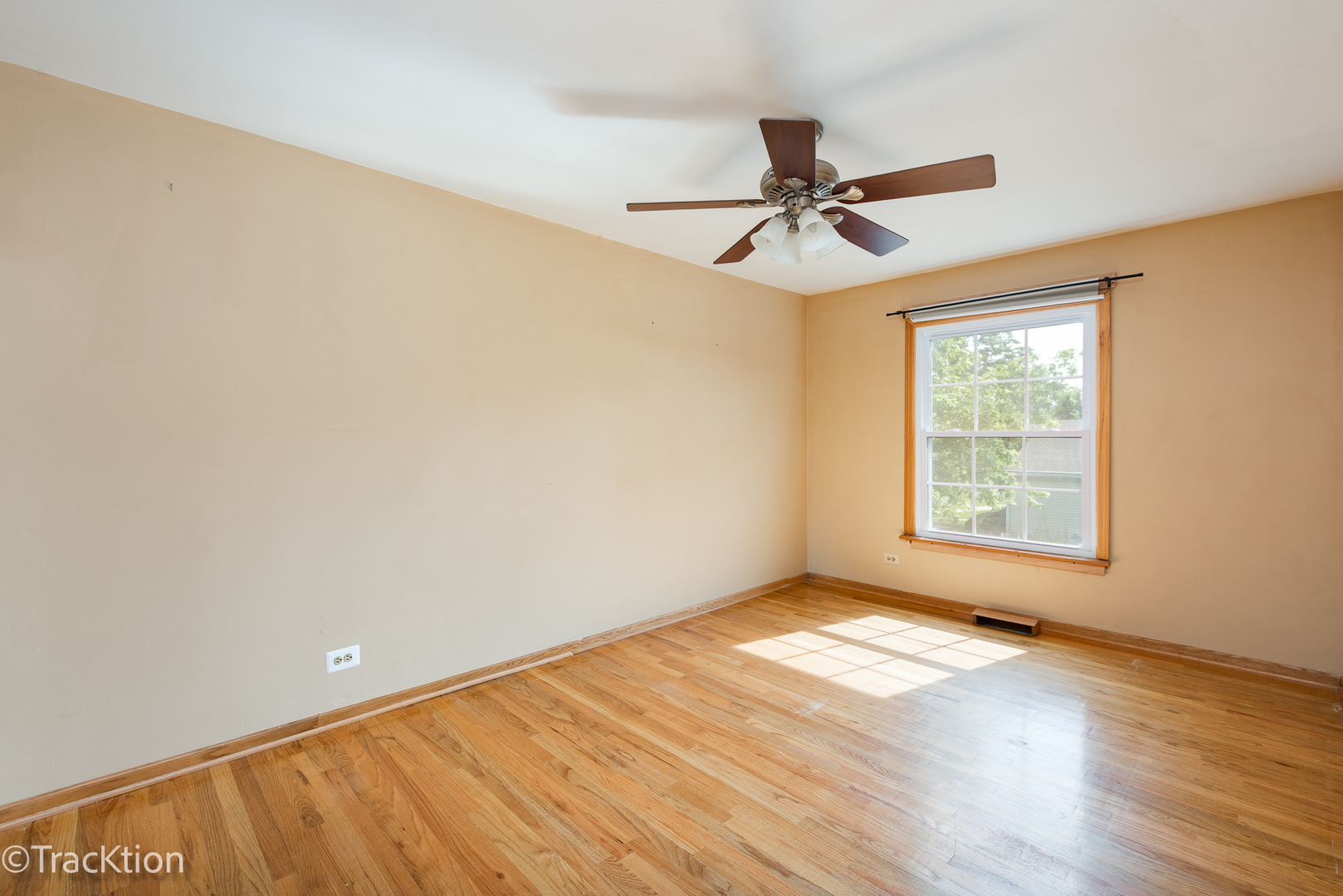1690 Ashburn Court #A, Wheaton, IL 60189