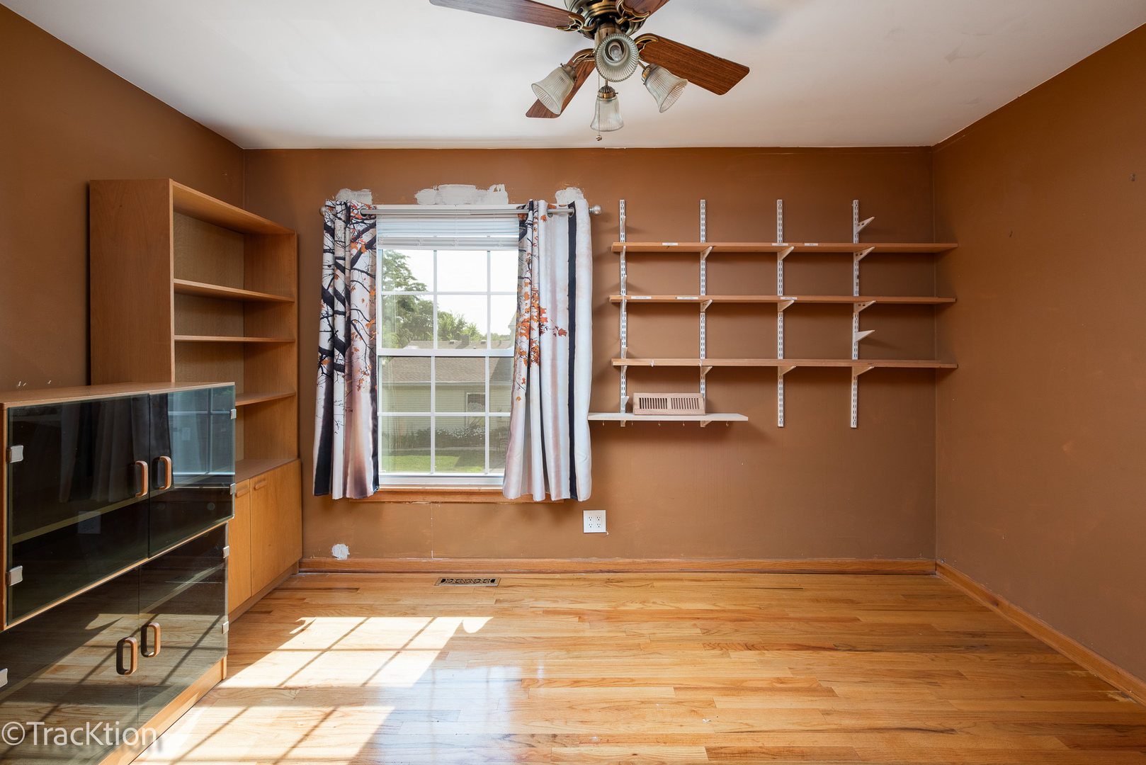 1690 Ashburn Court #A, Wheaton, IL 60189