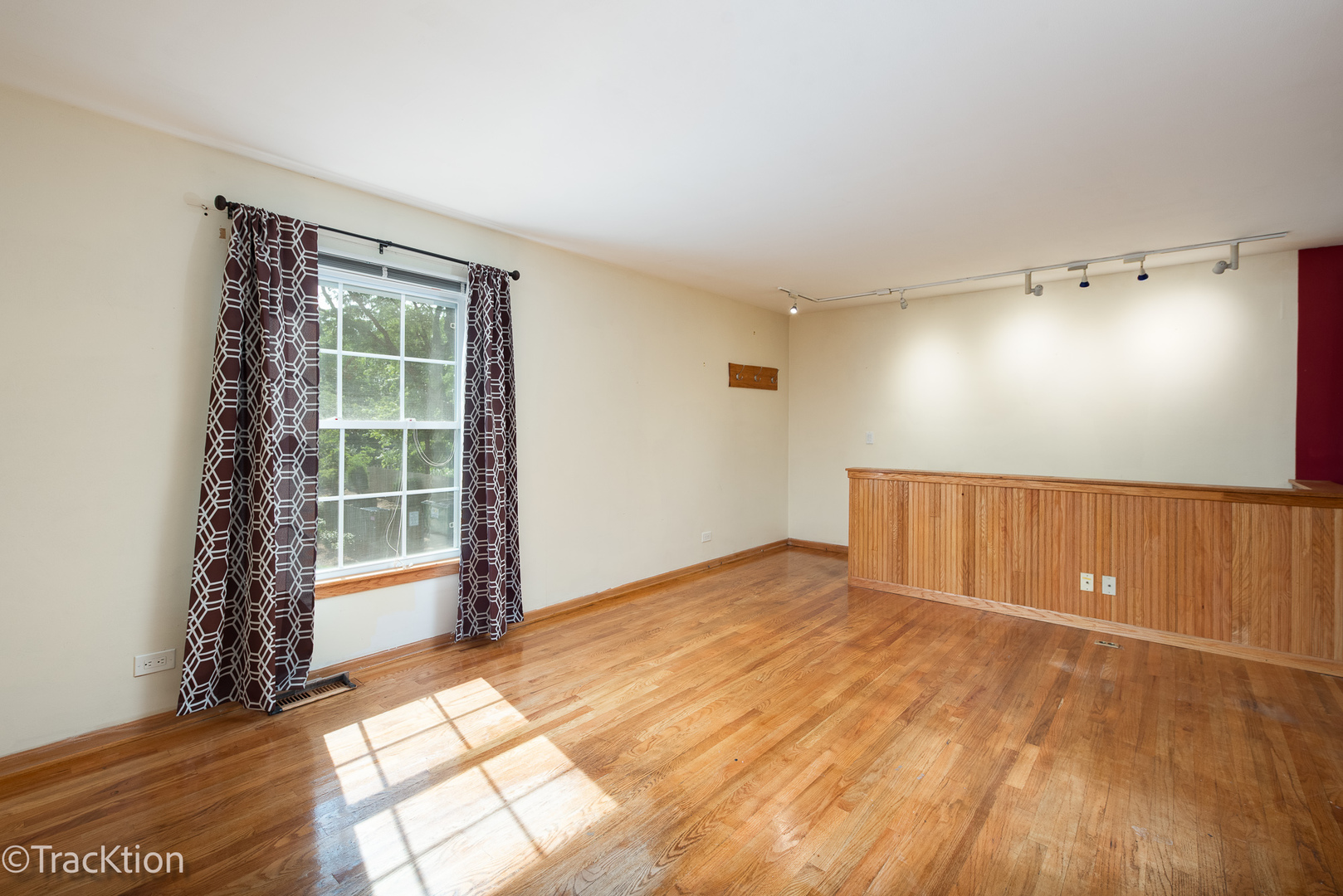 1690 Ashburn Court #A, Wheaton, IL 60189