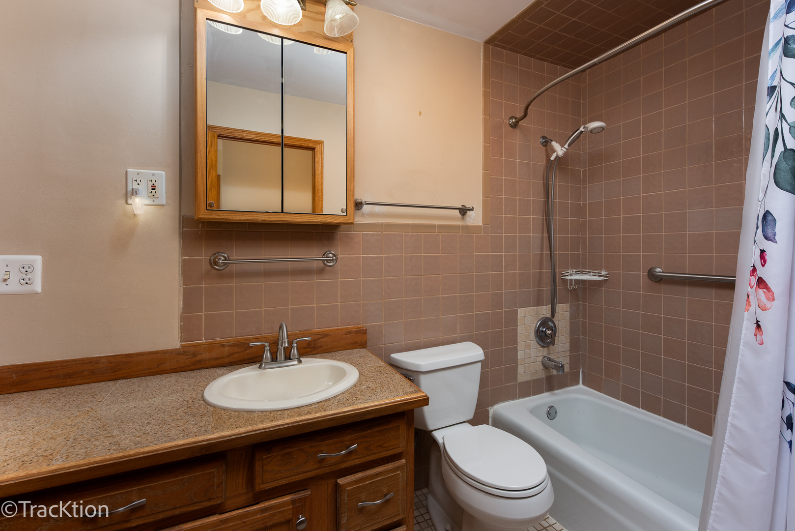 1690 Ashburn Court #A, Wheaton, IL 60189