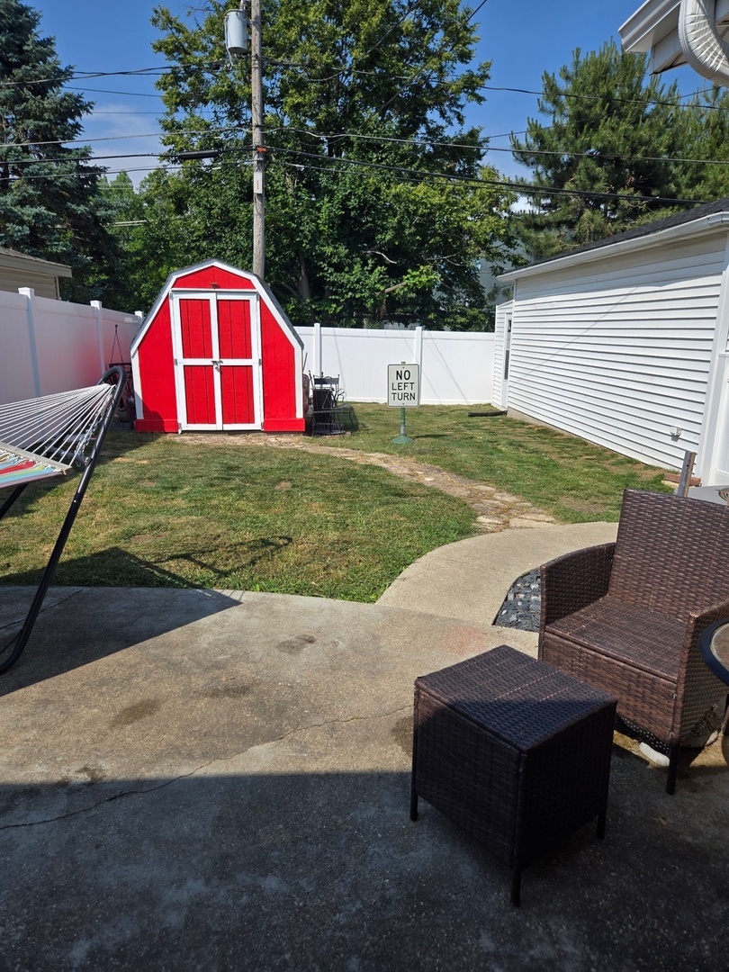 12813 E Playfield Drive, Crestwood, IL 60418