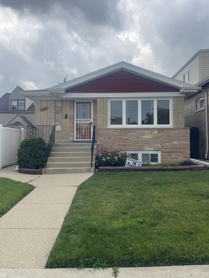 2940 N Nagle Avenue, Chicago, IL 60634
