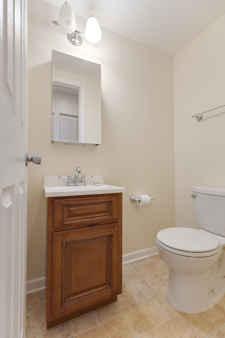735 Wellington Avenue, Elk Grove Village, IL 60007