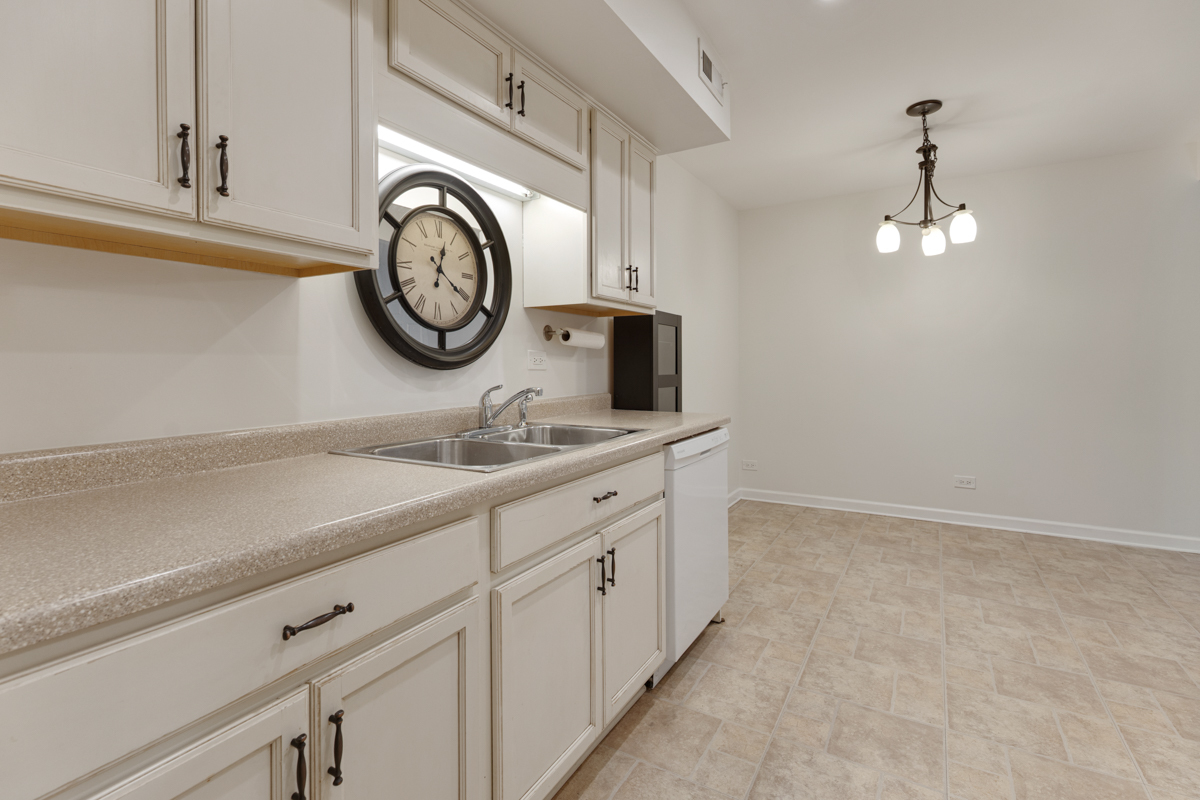735 Wellington Avenue, Elk Grove Village, IL 60007
