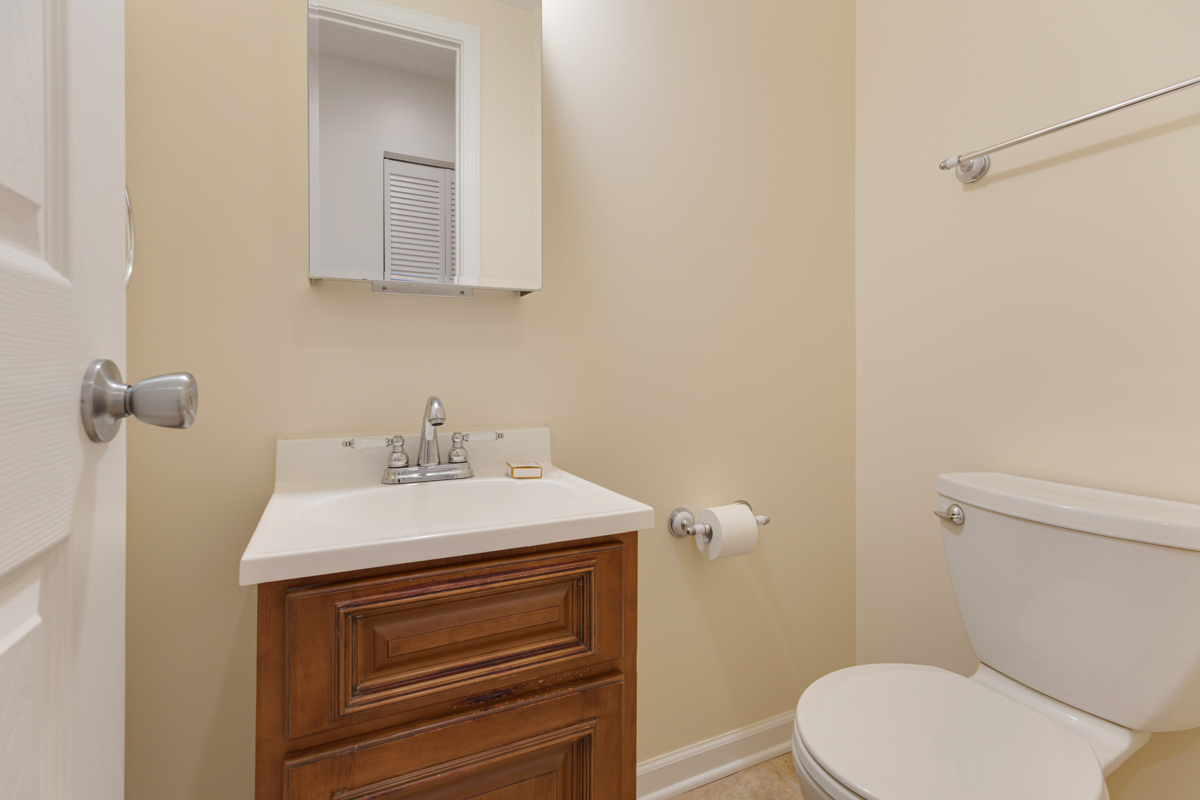 735 Wellington Avenue, Elk Grove Village, IL 60007
