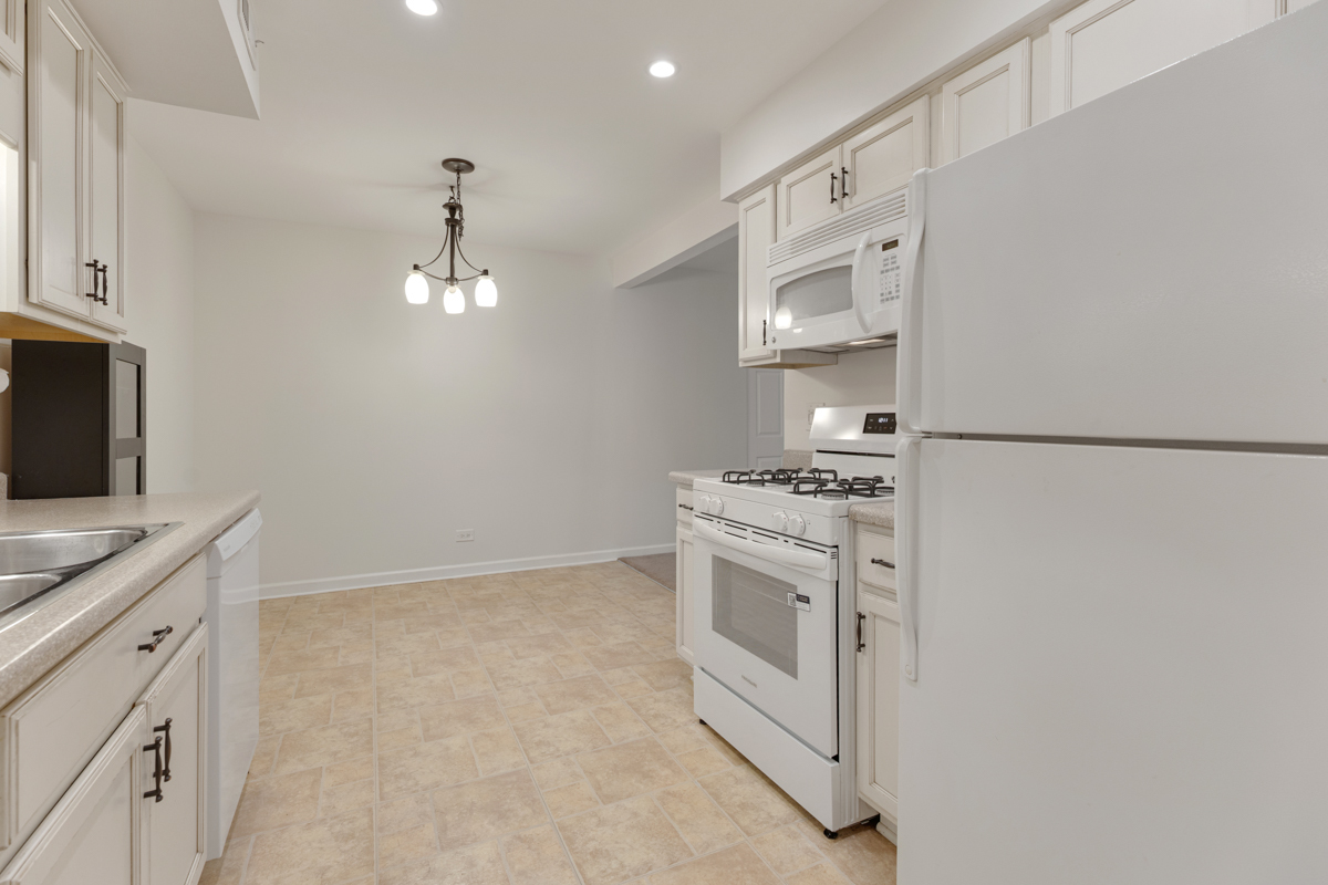 735 Wellington Avenue, Elk Grove Village, IL 60007
