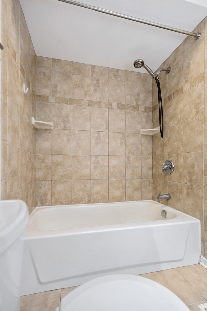 735 Wellington Avenue, Elk Grove Village, IL 60007