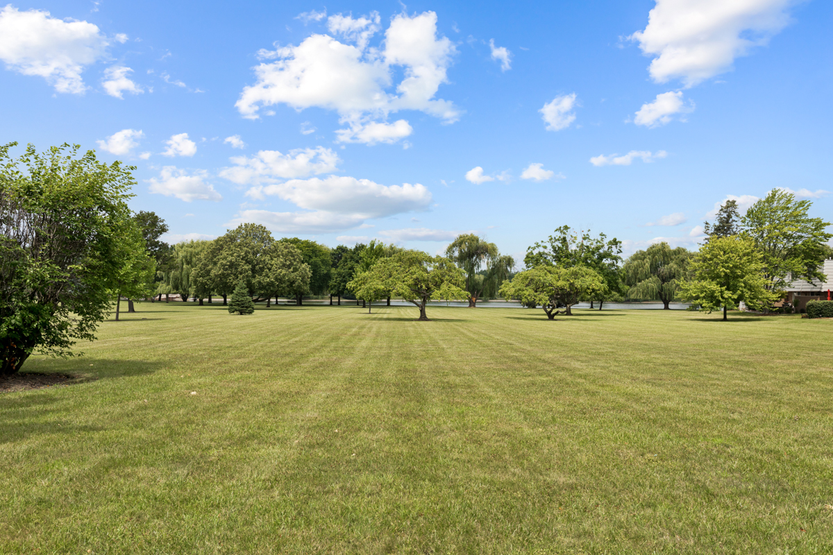 735 Wellington Avenue, Elk Grove Village, IL 60007
