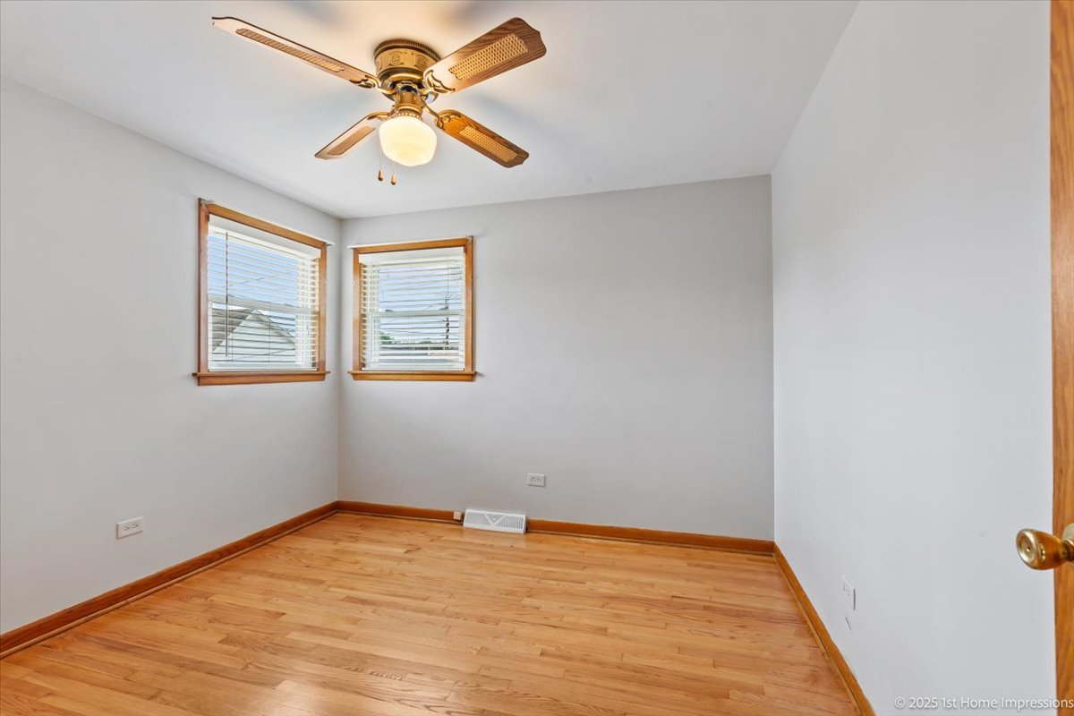 10423 S Sawyer Avenue, Chicago, IL 60655