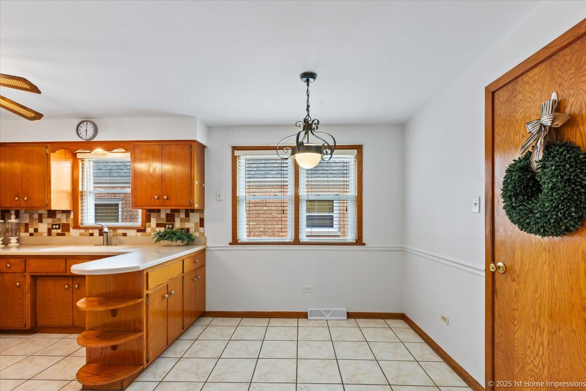 10423 S Sawyer Avenue, Chicago, IL 60655