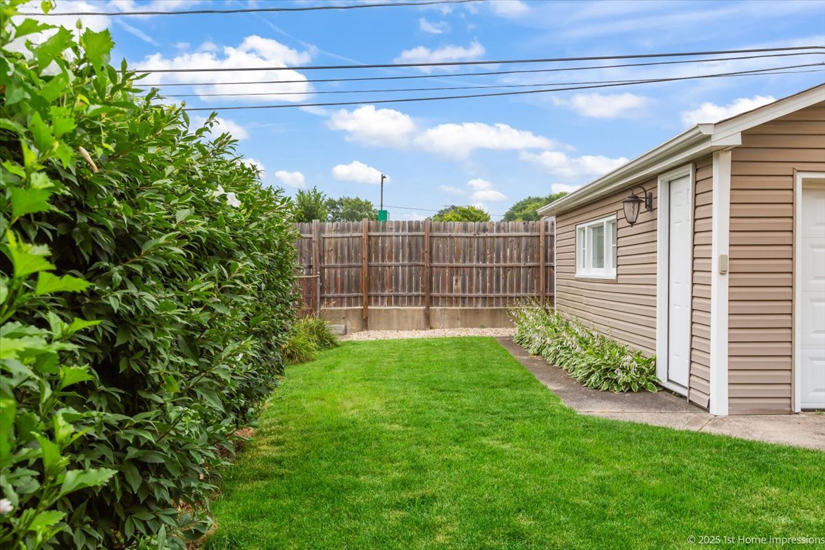 10423 S Sawyer Avenue, Chicago, IL 60655