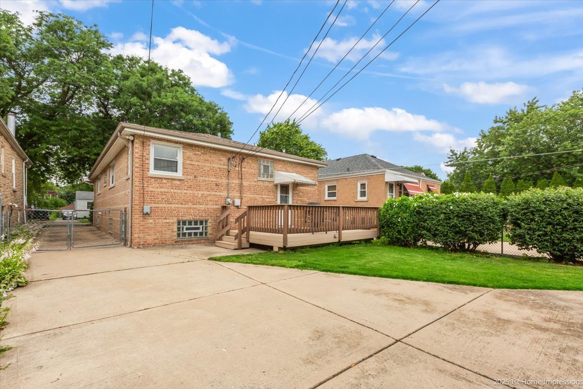 10423 S Sawyer Avenue, Chicago, IL 60655