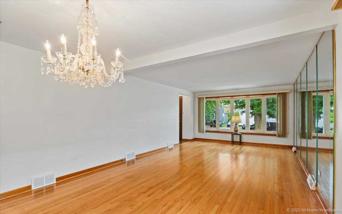 10423 S Sawyer Avenue, Chicago, IL 60655