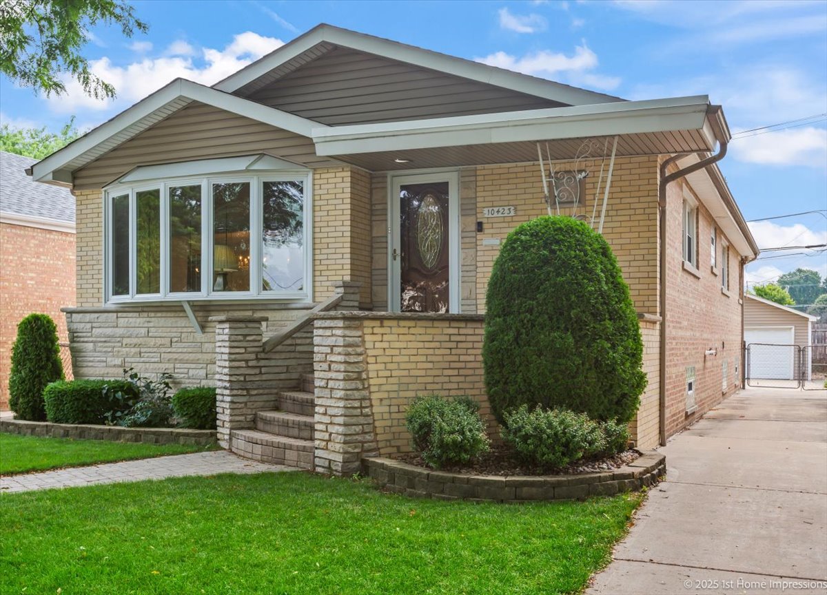 10423 S Sawyer Avenue, Chicago, IL 60655