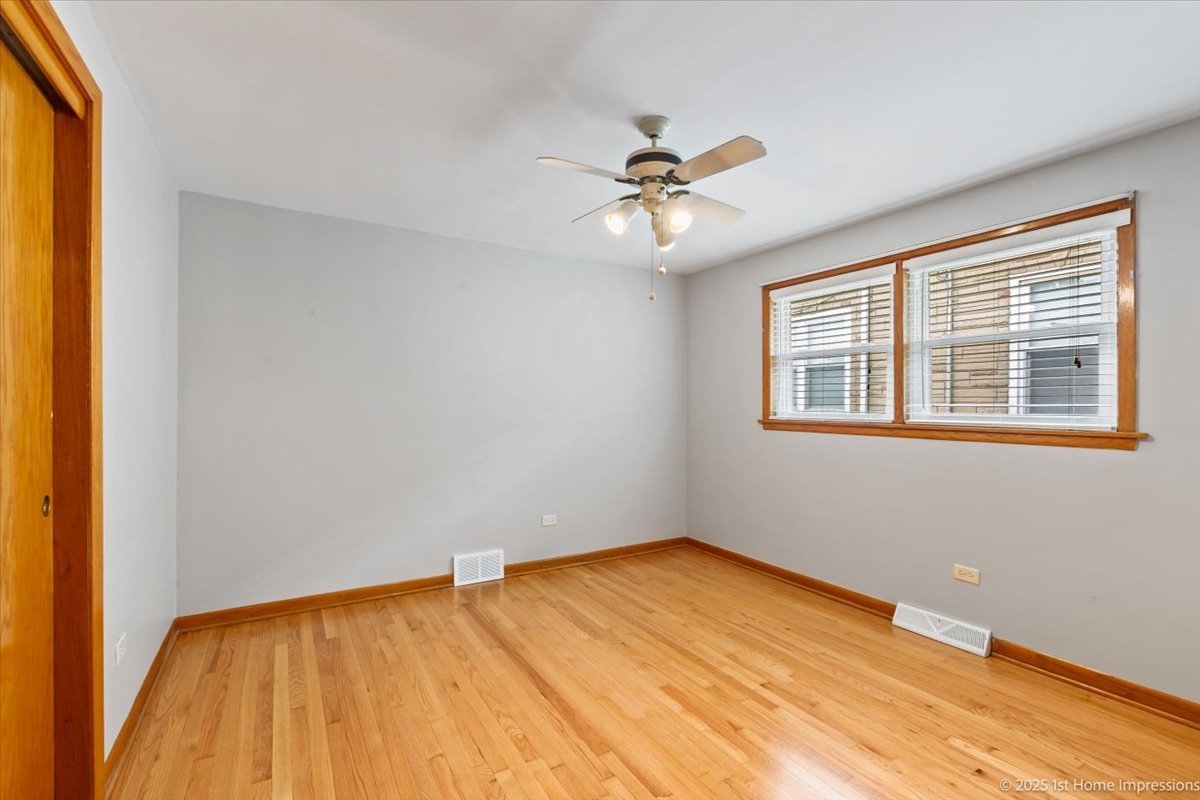 10423 S Sawyer Avenue, Chicago, IL 60655