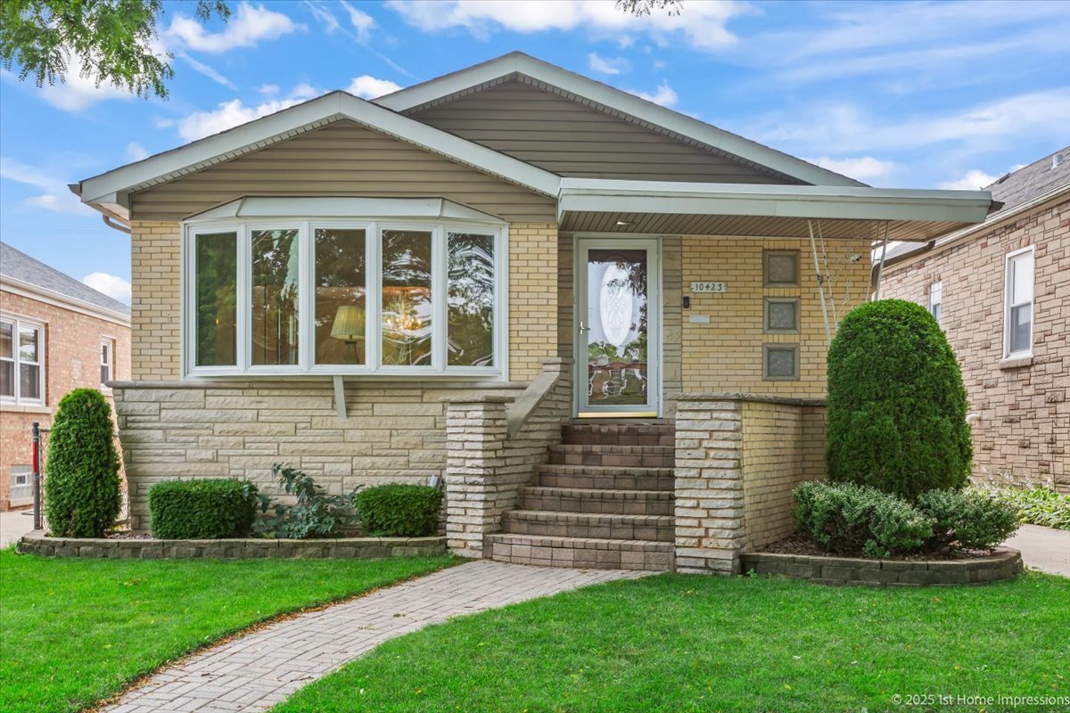 10423 S Sawyer Avenue, Chicago, IL 60655