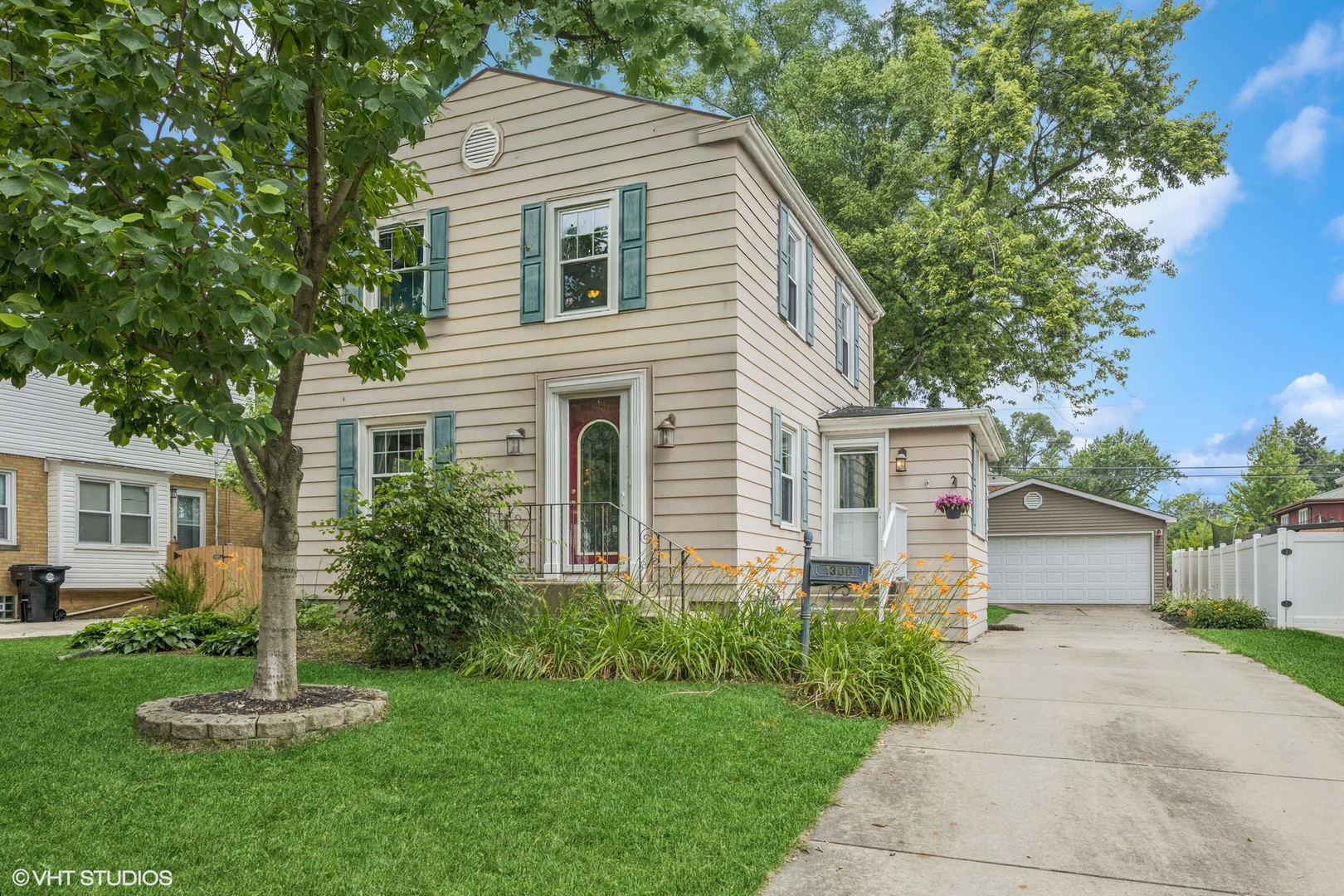 1300 Highridge Parkway, Westchester, IL 60154