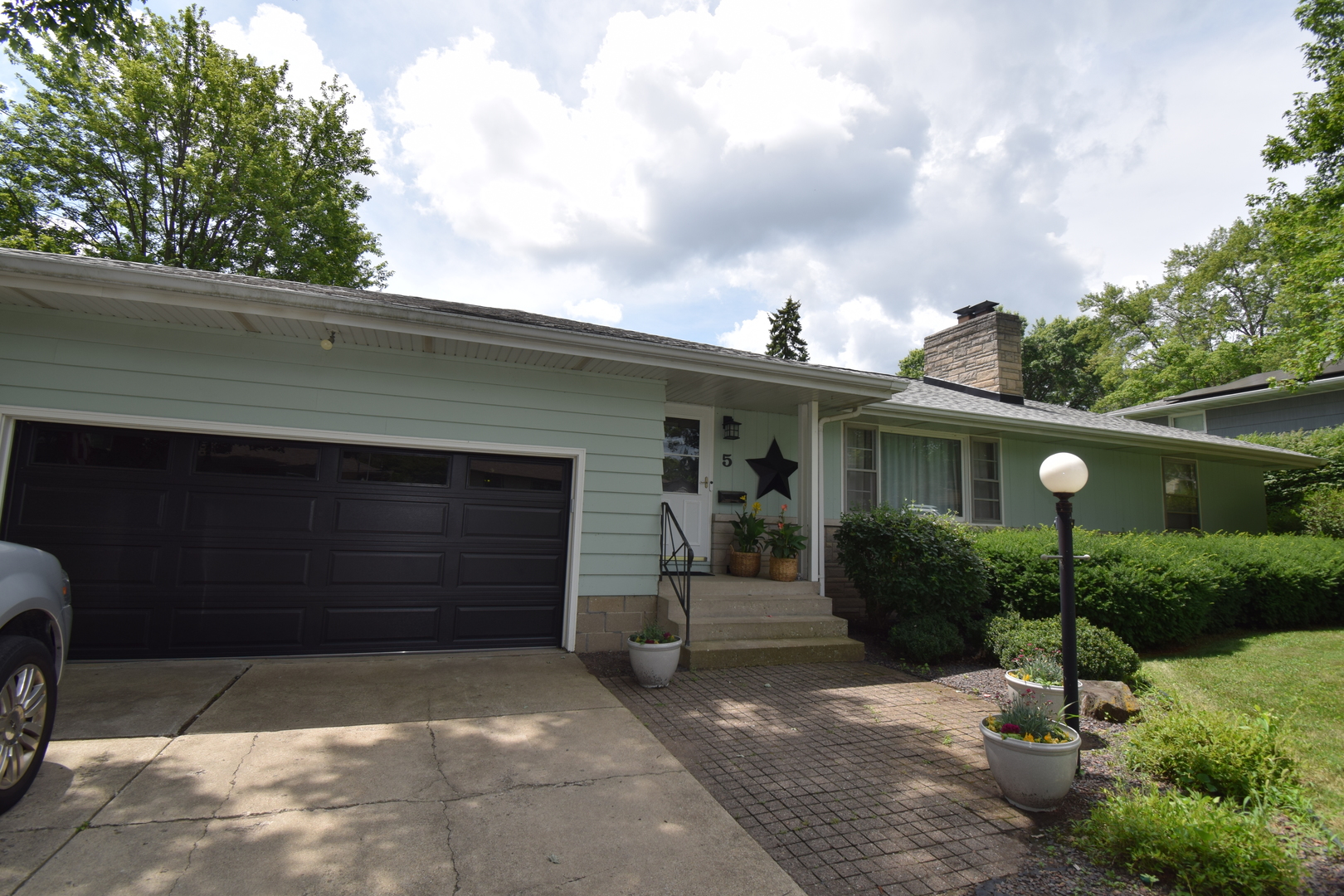 5 Knollcrest Court, Normal, IL 61761