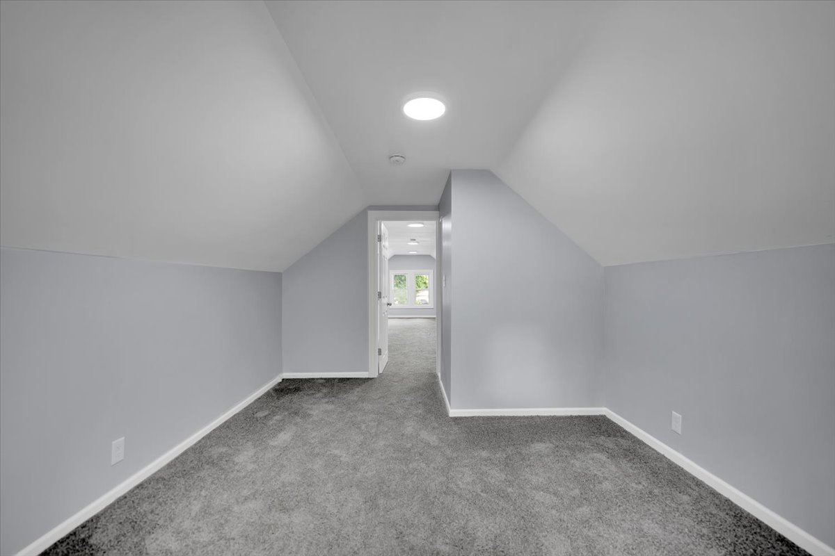 305 S Lewis Avenue, Waukegan, IL 60085