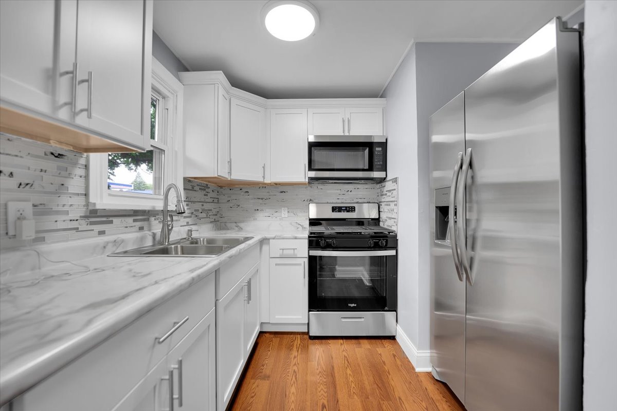 305 S Lewis Avenue, Waukegan, IL 60085