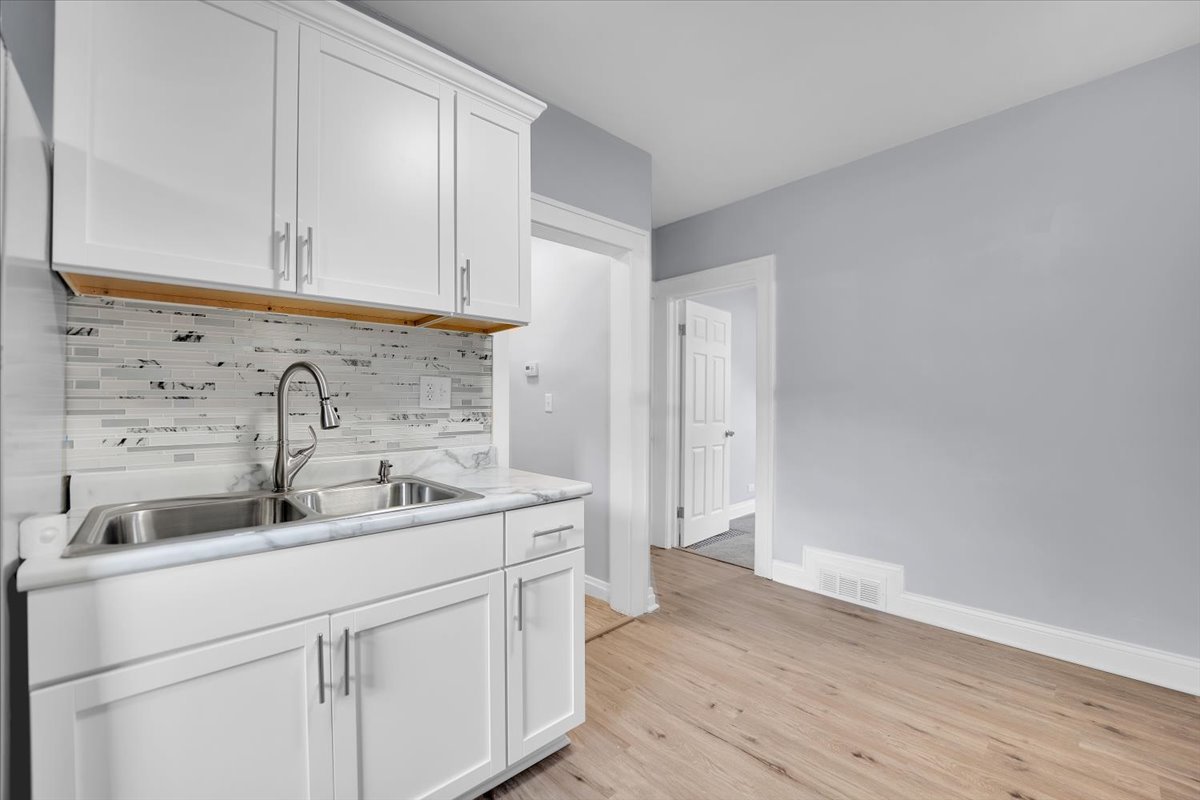 305 S Lewis Avenue, Waukegan, IL 60085