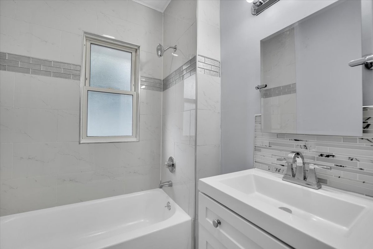 305 S Lewis Avenue, Waukegan, IL 60085