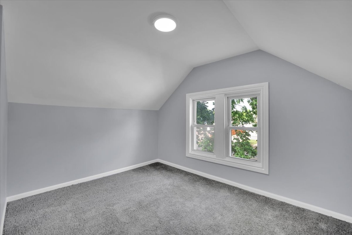 305 S Lewis Avenue, Waukegan, IL 60085