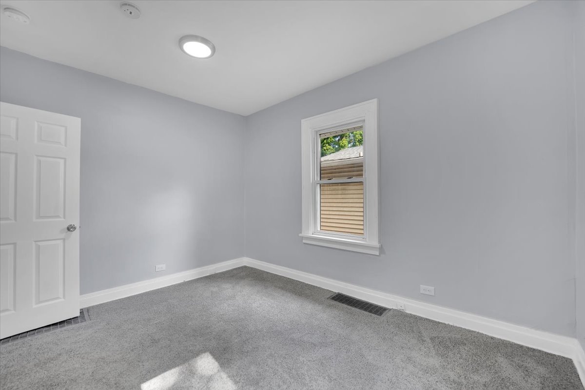 305 S Lewis Avenue, Waukegan, IL 60085