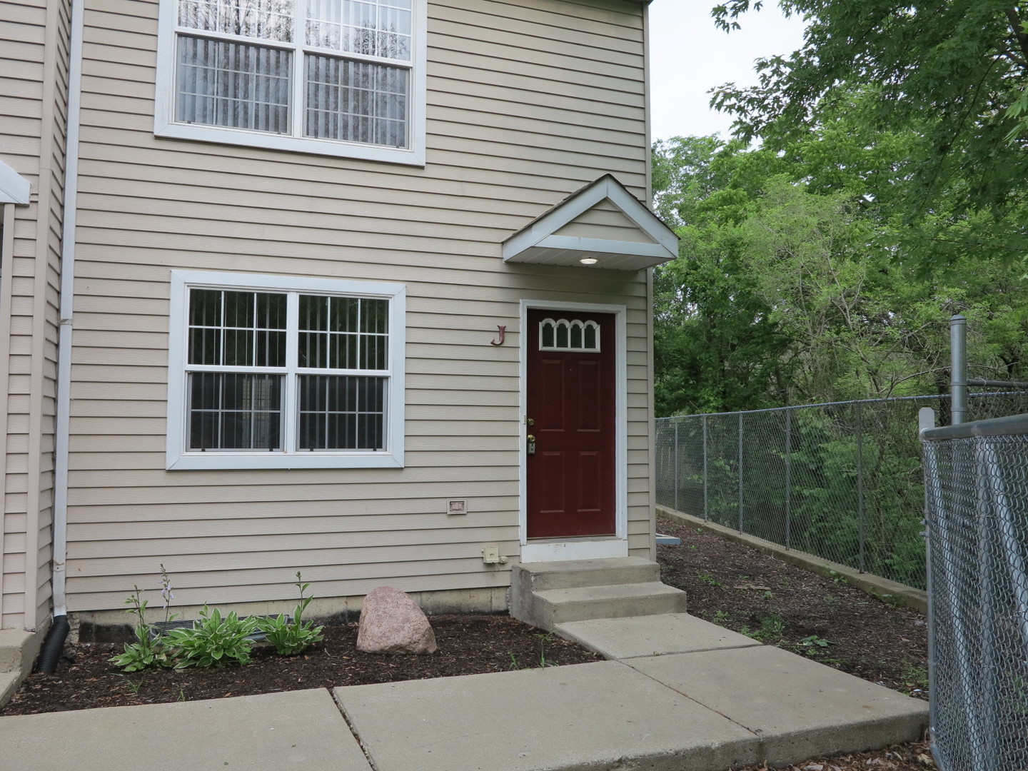 667 W LIBERTY Street #J, Wauconda, IL 60084