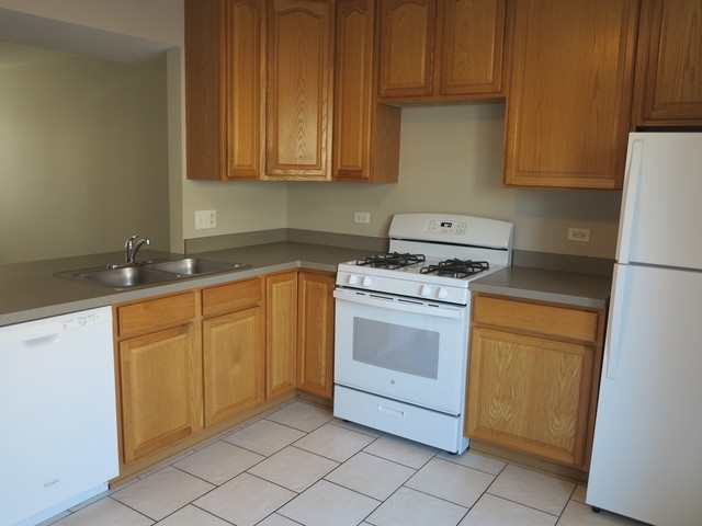 667 W LIBERTY Street #J, Wauconda, IL 60084