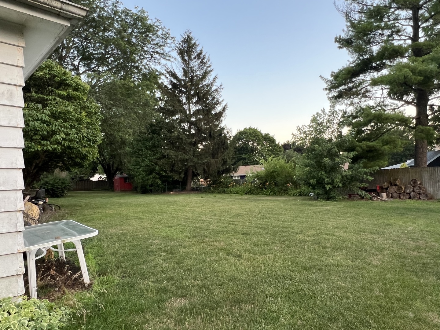 27 S Canterbury Road, Aurora, IL 60506